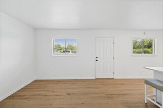 806 E 13th St in Georgetown, TX - Building Photo - Building Photo