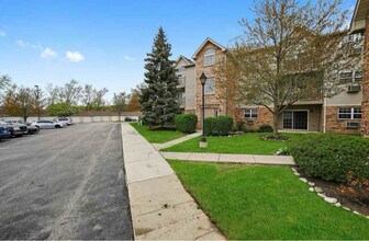 1584 Crystal Rock Ct in Round Lake Beach, IL - Building Photo - Building Photo