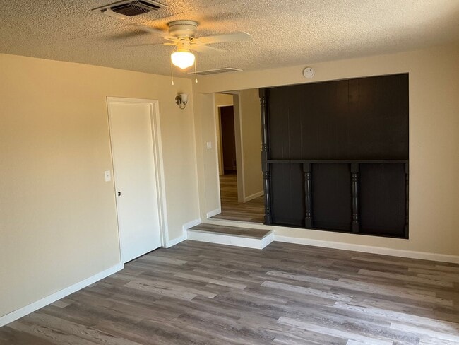 25 Acacia Dr in Lemoore, CA - Building Photo - Building Photo