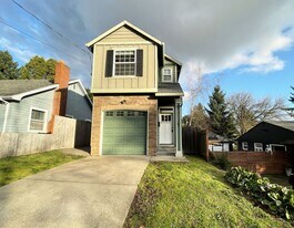 2746 SE 78th Ave in Portland, OR - Building Photo