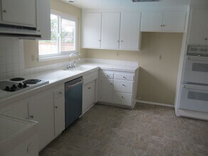 522 E Collins Ave in Orange, CA - Building Photo - Building Photo