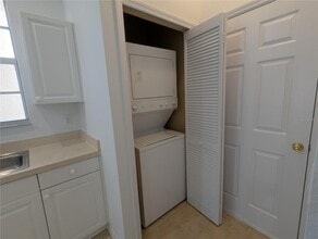 2416 Magnolia Cir in North Port, FL - Building Photo - Building Photo