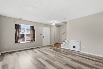 72 Chelmsford Ct in Middle River, MD - Building Photo - Building Photo