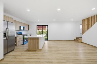 936 NW 10th St in Florida City, FL - Building Photo - Building Photo