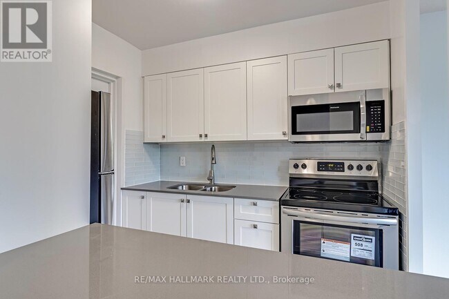 7555 Goreway Dr in Mississauga, ON - Building Photo - Building Photo