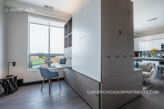1950 N Campbell Ave-Unit -410N in Chicago, IL - Building Photo - Building Photo