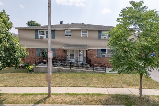 Holling Homes in Buffalo, NY - Building Photo - Building Photo