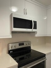 3915 S Flagler Dr, Unit 310 in West Palm Beach, FL - Building Photo - Building Photo