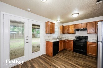 208 Spanish Moss Dr in Arlington, TX - Building Photo - Building Photo