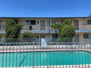 1714 Grove St, Unit 20 in San Diego, CA - Building Photo - Building Photo