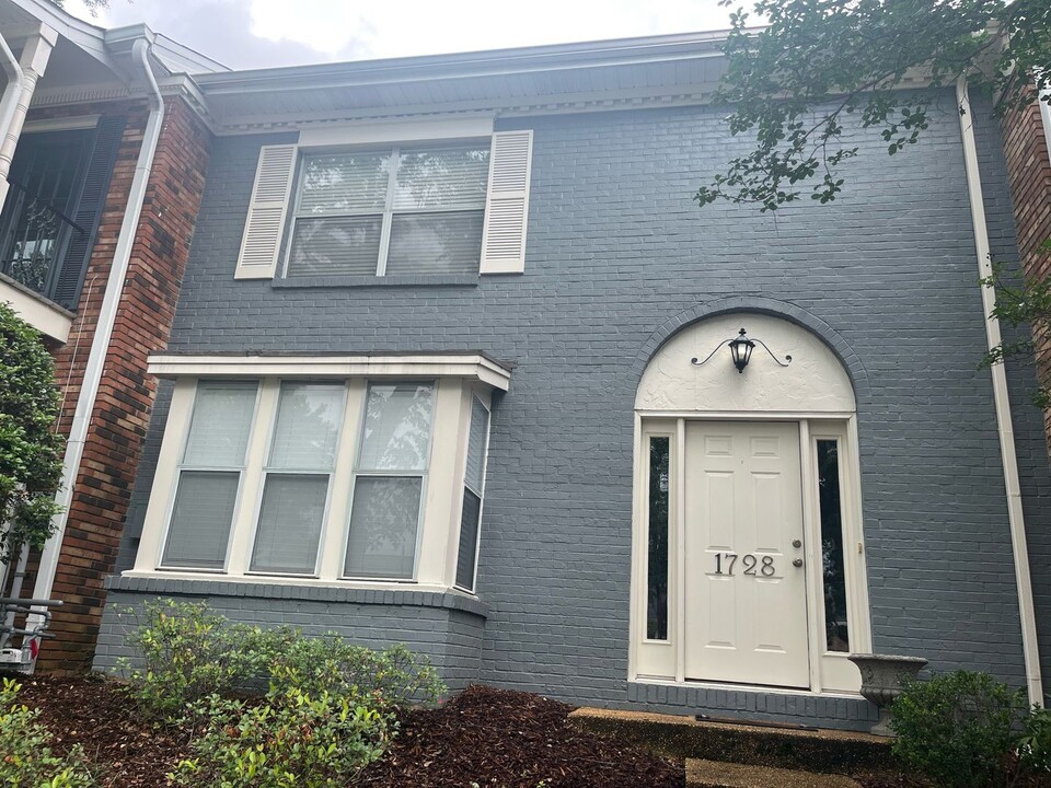 1728 Duval St in Tuscaloosa, AL - Building Photo