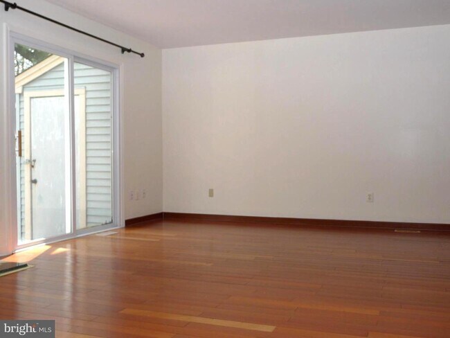 62 Farnwood Rd in Mount Laurel, NJ - Building Photo - Building Photo