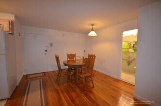 50 Evergreen St, Unit 25 in Boston, MA - Foto de edificio - Building Photo