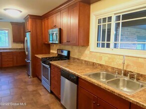 15 Lyons Ave in Delmar, NY - Building Photo - Building Photo