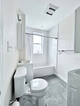 61 Thatcher St, Unit 2 in Brookline, MA - Building Photo - Building Photo