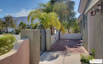 1450 Amelia Way in Palm Springs, CA - Building Photo - Building Photo