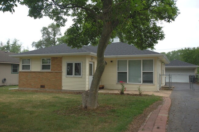 property at 2713 Wilke Rd