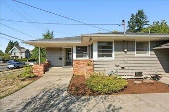 6728 N Portsmouth Ave in Portland, OR - Building Photo - Building Photo