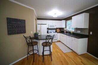 417 Cambridge Dr in Dexter, MI - Building Photo - Building Photo