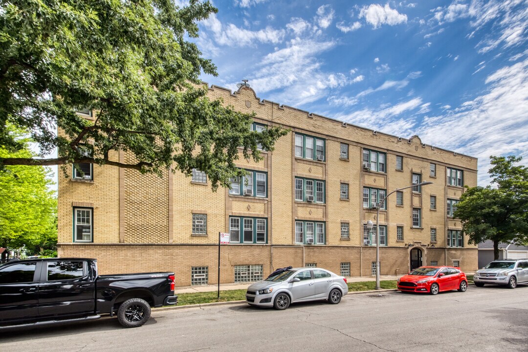 3501 N Albany Ave in Chicago, IL - Building Photo