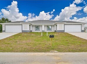 4414 28th St SW in Lehigh Acres, FL - Foto de edificio - Building Photo