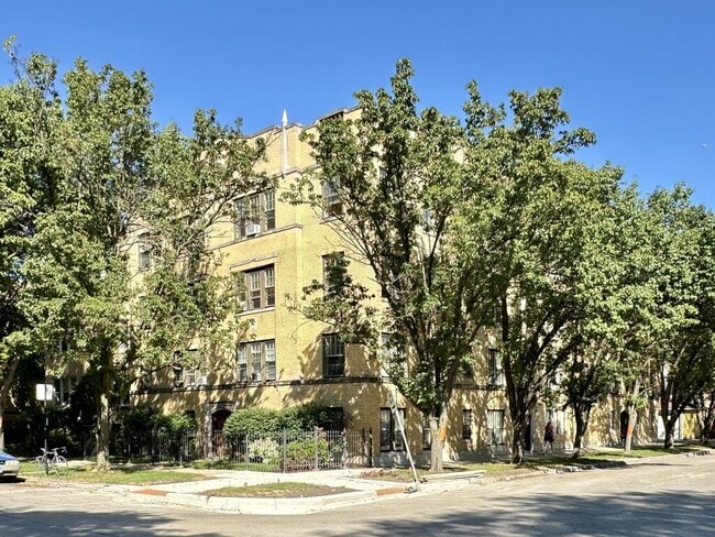property at 4301 N Francisco Ave
