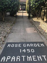 Rose Garden Apartments in Portland, OR - Building Photo - Building Photo