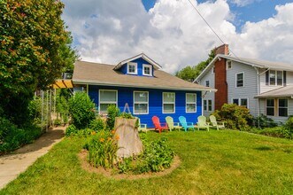 28 Ravenscroft Dr in Asheville, NC - Building Photo - Building Photo