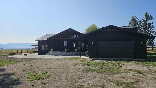 93715 Round Butte Rd in Ronan, MT - Building Photo - Building Photo