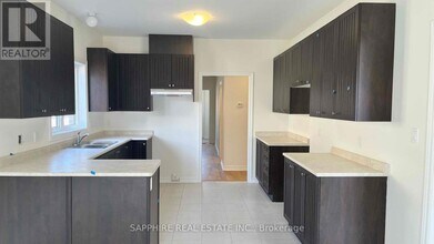 25 Huntsworth Ave in Thorold, ON - Building Photo - Building Photo