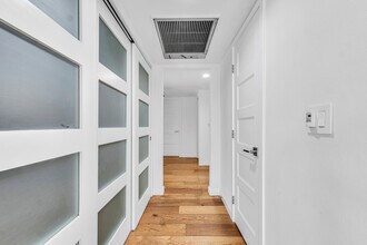 5352 Orrville Ave in Woodland Hills, CA - Building Photo - Building Photo