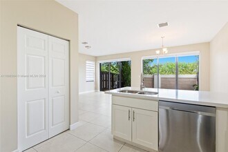 10429 NW 61 Ln. in Doral, FL - Building Photo - Building Photo