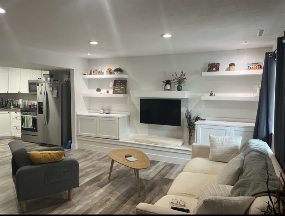 12 E 600 N, Unit 1 in Farmington, UT - Building Photo