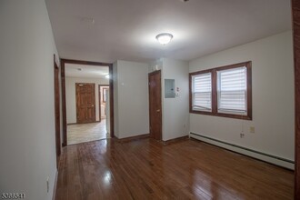 756 S 17th St in Newark, NJ - Building Photo - Building Photo