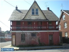 658 E Chestnut St in Coatesville, PA - Building Photo - Building Photo