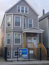 3751 W Diversey Ave in Chicago, IL - Building Photo - Building Photo