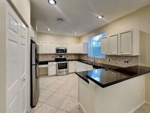 5730 NW 62nd Manor in Parkland, FL - Foto de edificio - Building Photo