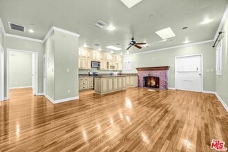 3930 La Crescenta Ave in La Crescenta, CA - Building Photo - Building Photo