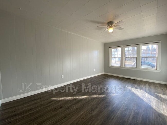 1821 4th Ave N in Great Falls, MT - Foto de edificio - Building Photo