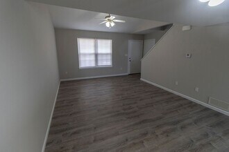 5305-5307-5307 Currituck Ln in Columbia, MO - Building Photo - Building Photo