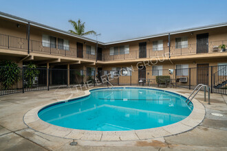 Coolidge in Long Beach, CA - Foto de edificio - Building Photo