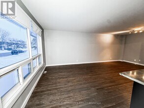 726 Cummings Ave. in Ottawa, ON - Building Photo - Building Photo