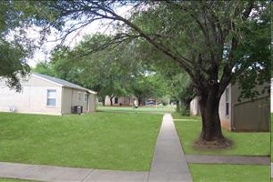 Frio Apartments in Pearsall, TX - Foto de edificio - Building Photo