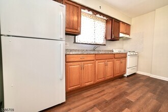 100 William St in Belleville, NJ - Building Photo - Building Photo