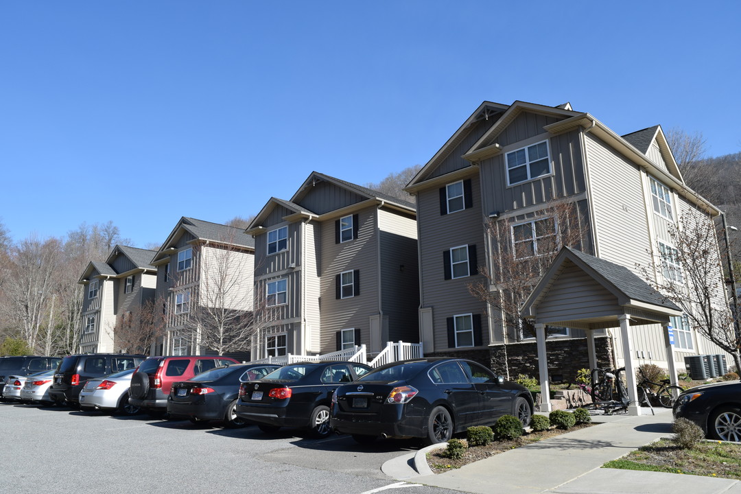 Trapper's Keep 1 in Boone, NC - Building Photo