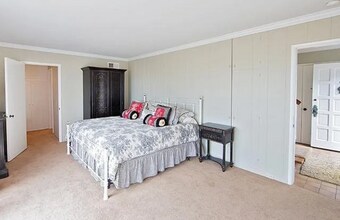 1560 E Oceanfront in Newport Beach, CA - Building Photo - Building Photo