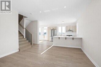 166 Beebalm Cres in Ottawa, ON - Building Photo - Building Photo