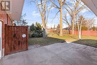 3510 Woodland Ave in Windsor, ON - Building Photo - Building Photo