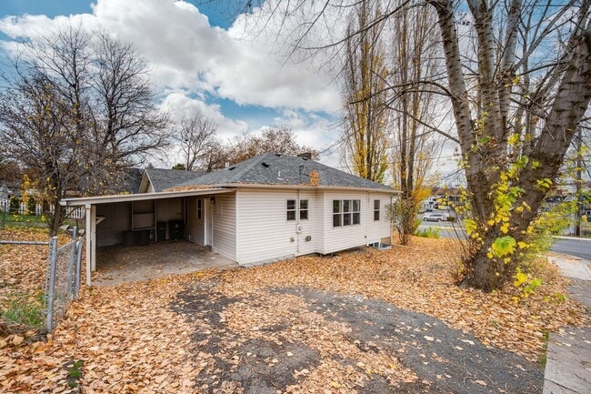 724 W A St in Moscow, ID - Building Photo - Building Photo