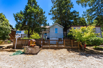 102 West St in San Rafael, CA - Building Photo - Building Photo